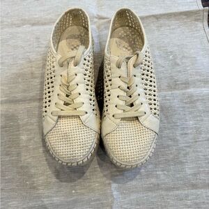 Vince Camuto Cream Sneakers with Lace-Up Design